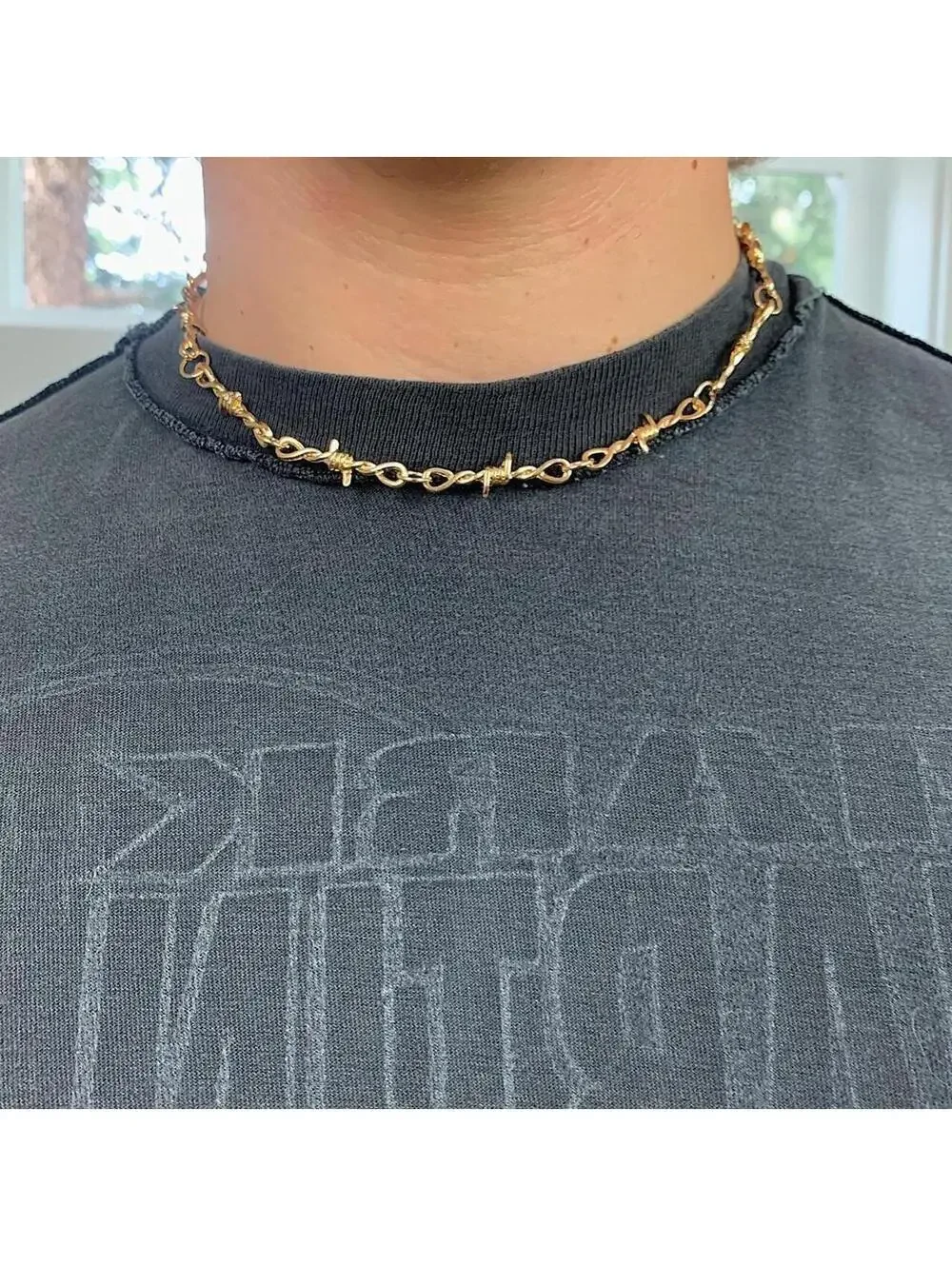 Y2k gold barbwire opium punk style chocker necklace. Cool design. Nice quality.